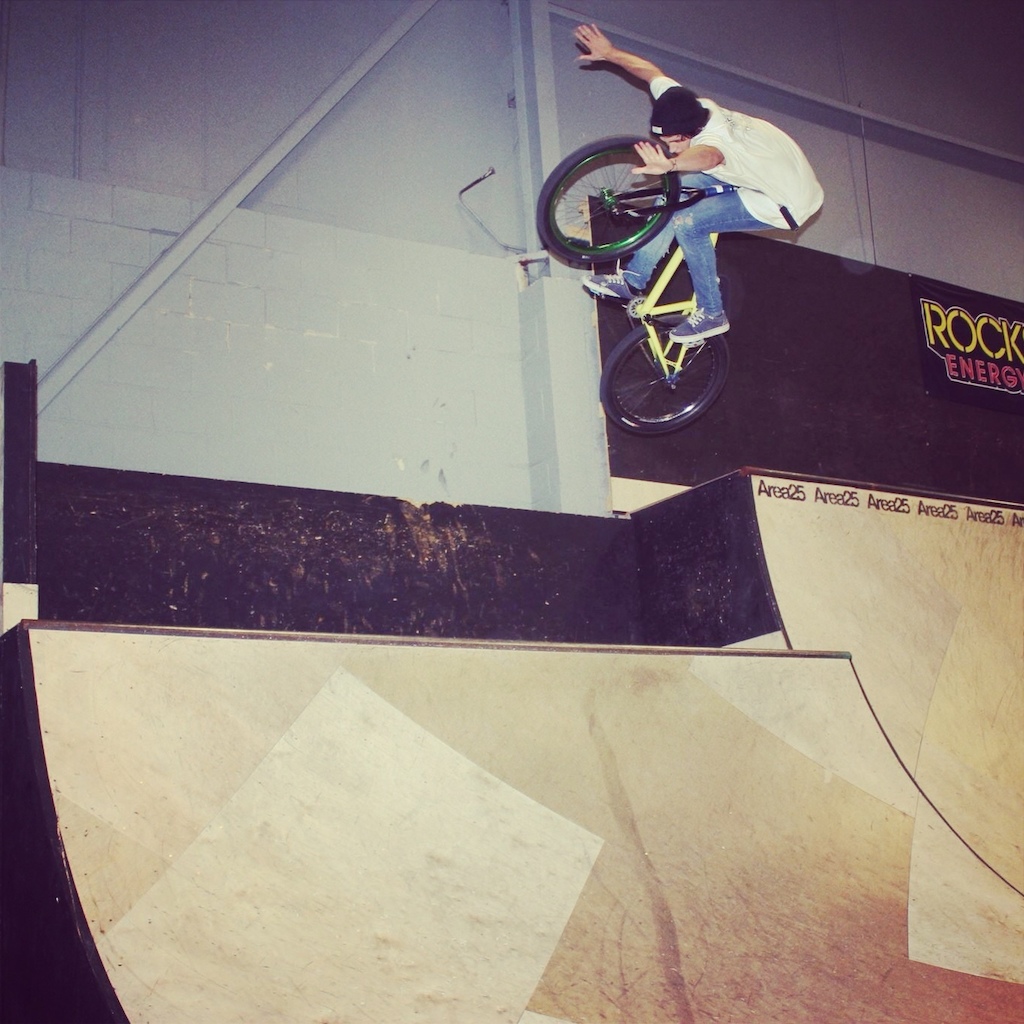 No-hander air ! From the local indoor Area25 check it out is a sick park
