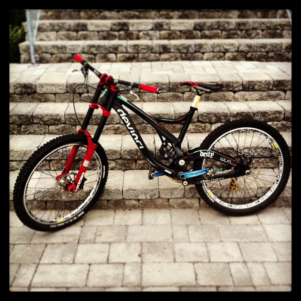 Devinci Wilson DGR fameset
Boxxer World Cup black ano coated with new "Fast" damper and low friction seals
Ti sprung dhx RC4
Deity components
Avid Codes
Deemax Wheels
