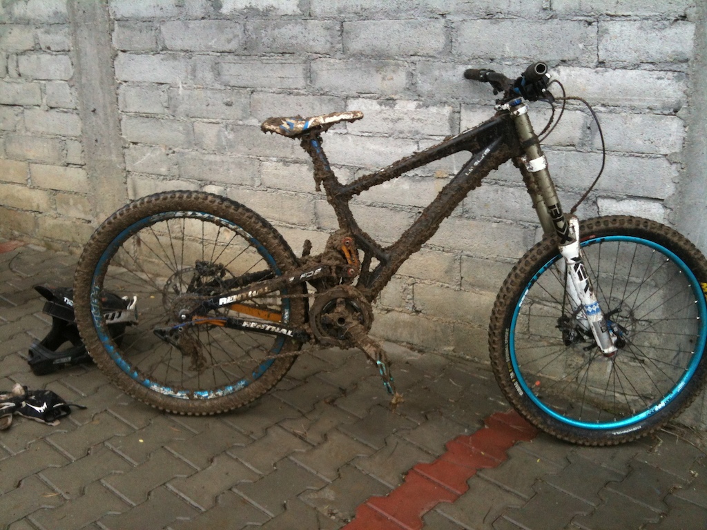 Muddy contest. Antidote Bike
