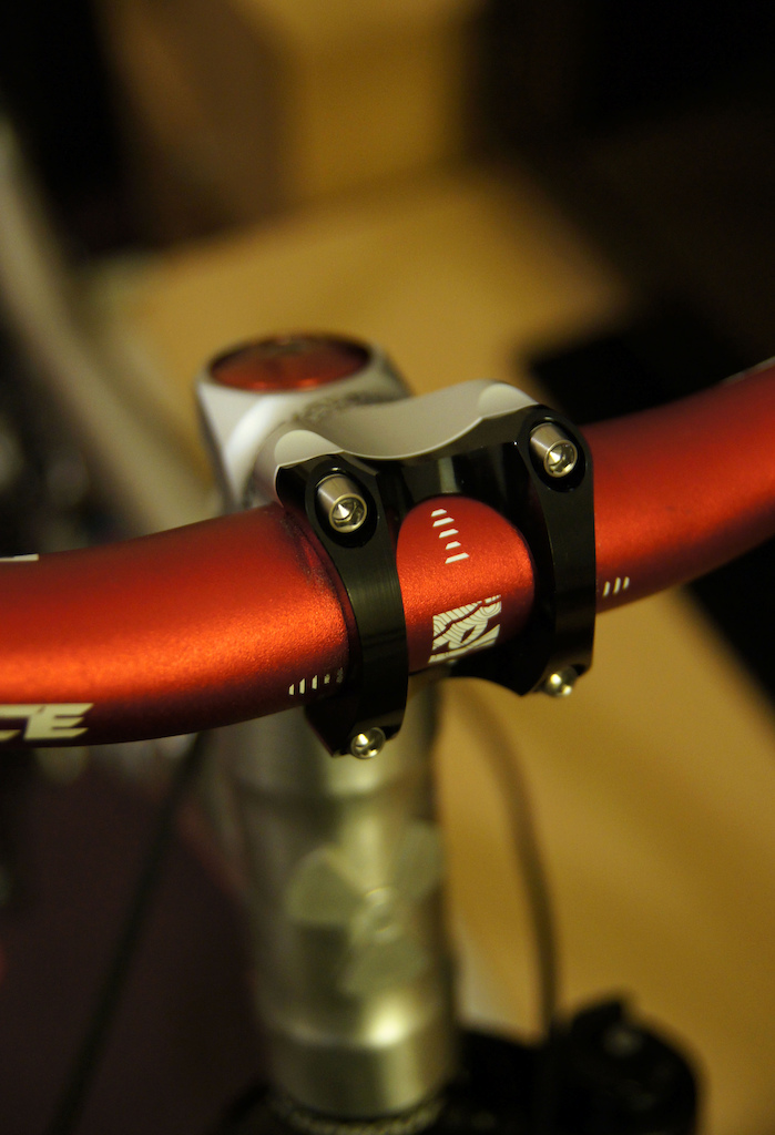 Easton Haven 55mm stem with ti bolts.