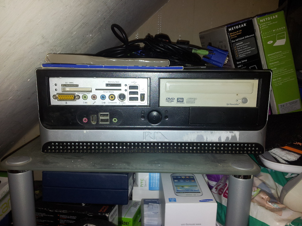 1 base unit dual core 2 gig of ram 160 gig hdd wireless card, hdmi output graphic card vgc
swap for bike related parts