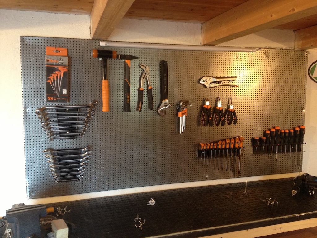 Garage is almost done with brand new beta tools and stanley air compressor :D