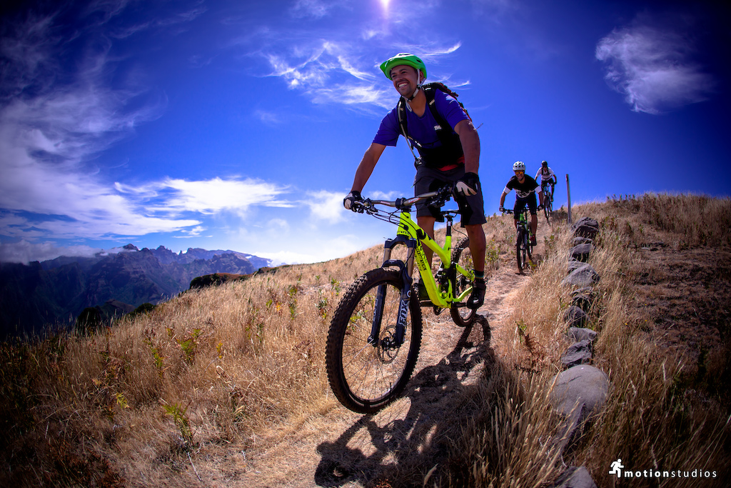 Nice flowy trails with a magic view on the highest peaks of Madeira Islands.