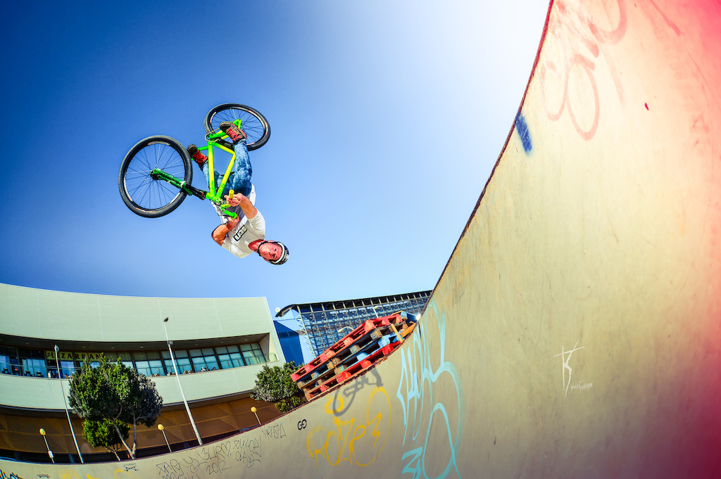 Massive tabletop flair In the Bowl ... Performed By Sam Pilgrim ! Ns Bikes