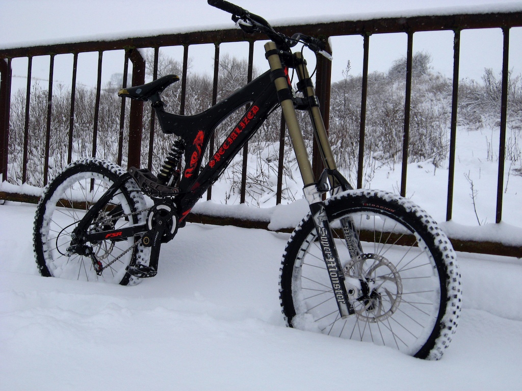 First snow, test ride, with some crashes XD 10" snow over night...