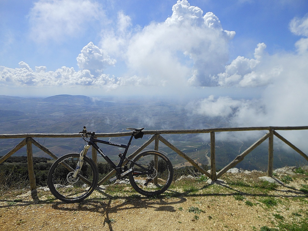 Mount Inici at 1164m above the sea level, in Castellammare del Golfo, Sicily 
Find more at www.sikaniamtb.com