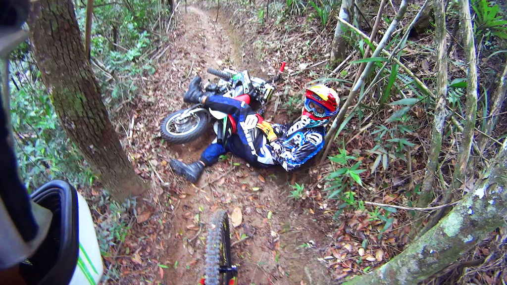 Relaxing in the middle of the Downhill track, Specialized Demo and KLX 110, Sony Sports and Gopro