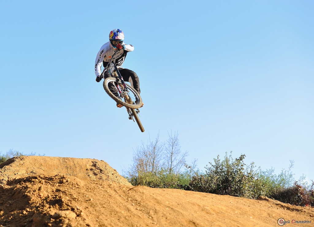 The wings on Loic Brunis Red Bull helmet seem to be doing the trick, as he pulled a couple of seconds on the stacked field.