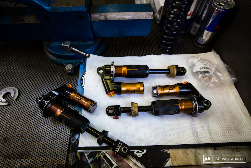 The difference between the prototypes and the production versions. The two light gold shocks are the prototypes of Marzocchi s forthcoming Moto shock - the darker gold one is what will go into production.