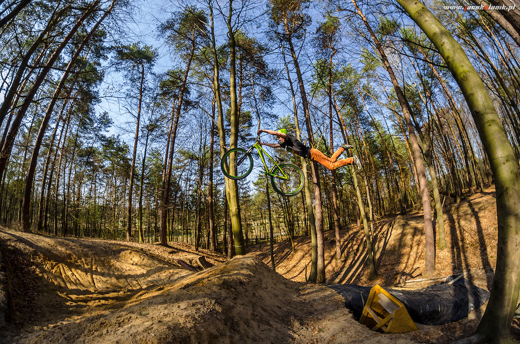 Massive superman from spring session.
Photo by: Jacek Słonik
www.jacekslonik.pl