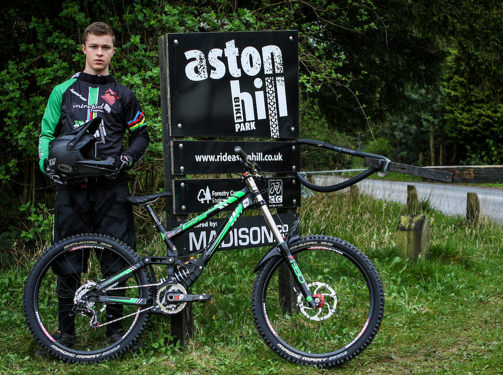 Profile shots for Team Aston Hill 2014.
All photos belong to Gripmedia.