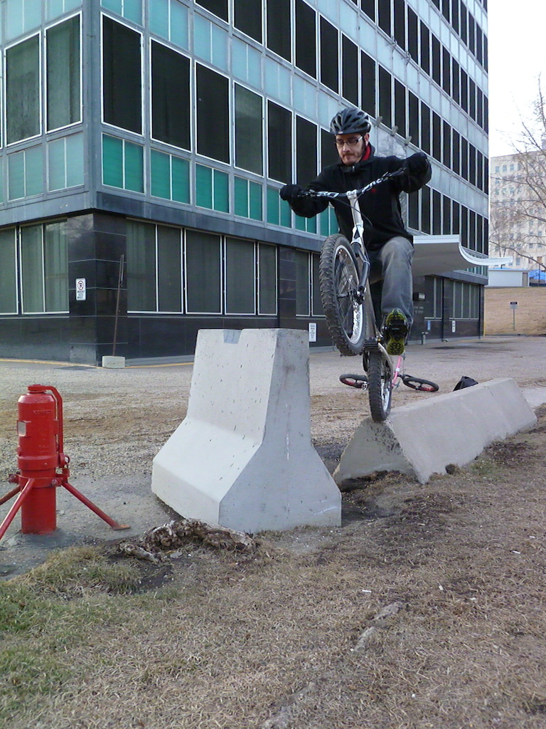 i was super happy to be trying this little sidehop to rear on this thing...turning 35 won't stop me this year ;)