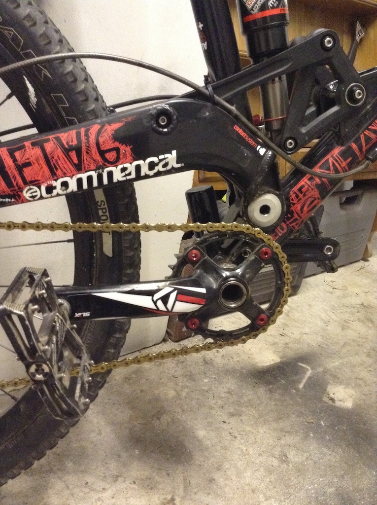 Slik graphics for the Lyriks and Descendants, also changed the seatpost for a black one.