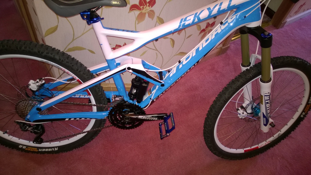 cranks fitted just need to shorten the brake hoses and adjust the gears