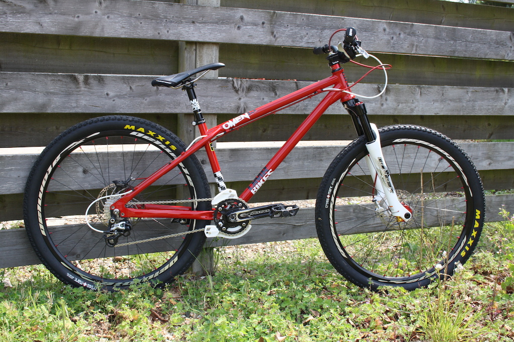 2011 DMR Omen Gloss Red One Size