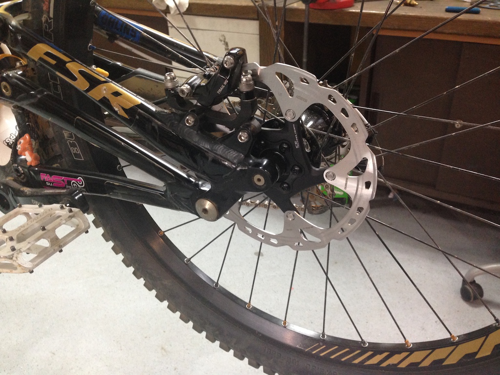 Avid X0 WC Trail's on Shimano Ice-Tech Rotors! Hope the squeaking is gone with that..