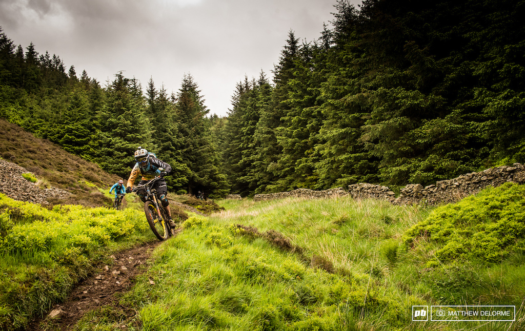 Joe Barnes has a bit of a home advantage and is looking quite comfortable in the mud and the wet. The Canyon rider could easily pull a couple stage wins here.