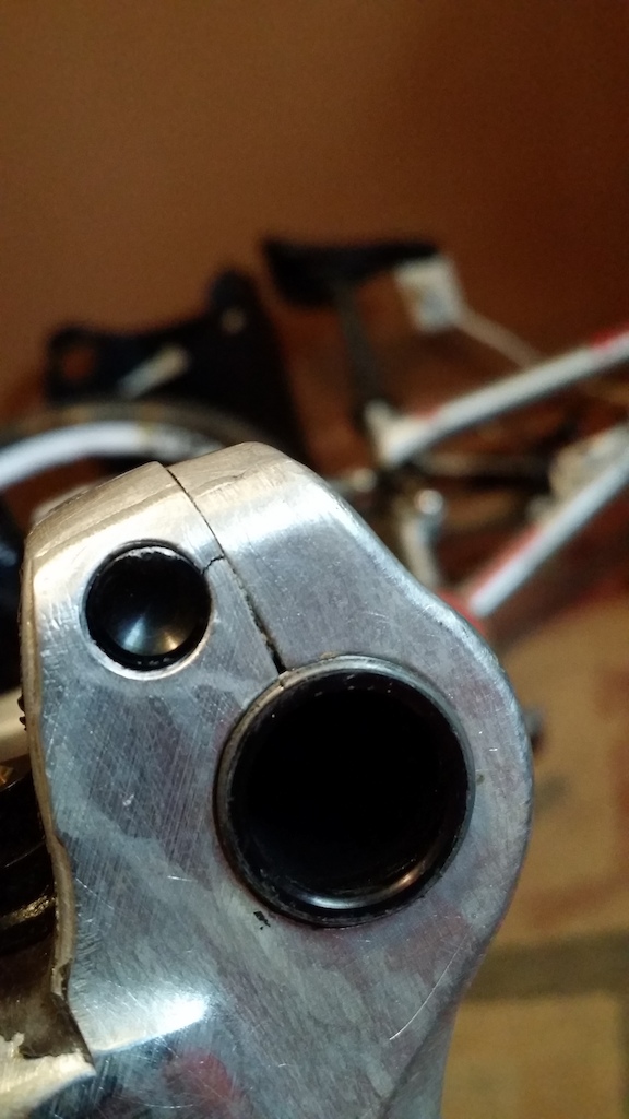 The typical breaking point, I ain't even mad it broke, gives me an excuse to buy a brand new fork!