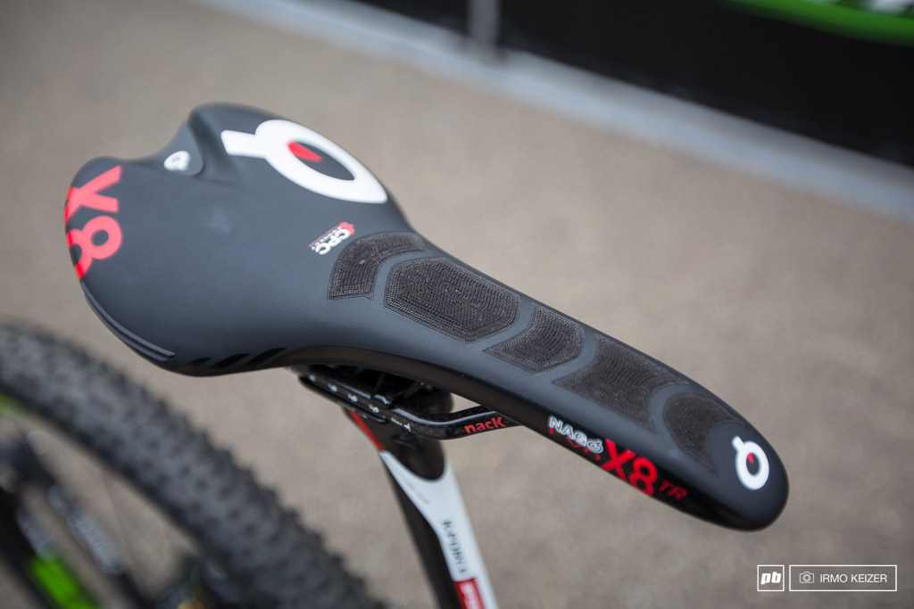 Not slippery when wet. Manuel Fumic's Prologo Navo X8 saddle is equipped with an anti slip mat. Just in case.