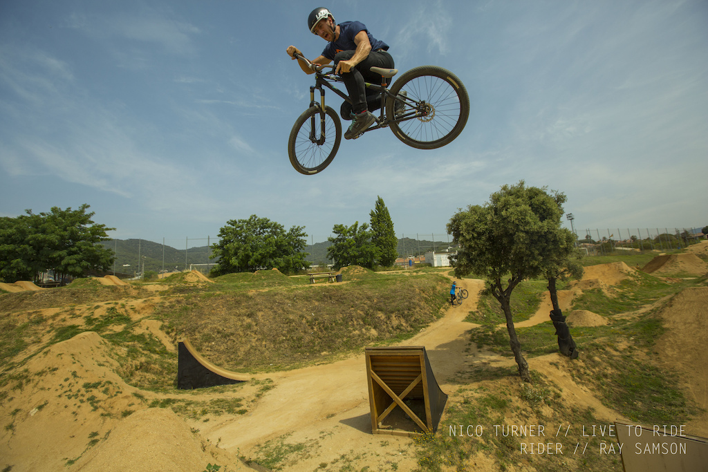 Video online soon! Check out the previous edits HERE: http://www.epictv.com/media/podcast/matt-simmonds-mtb-shredding-secret-|-live-to-ride-ep-2/277166