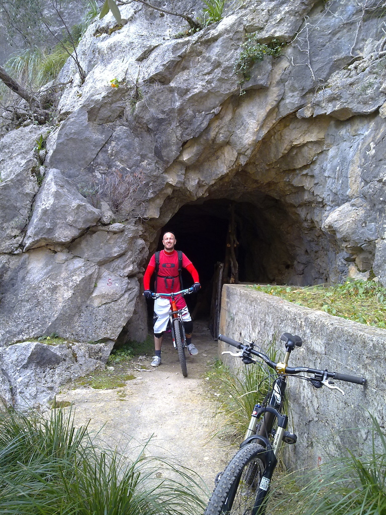 Tunnels de Almadra