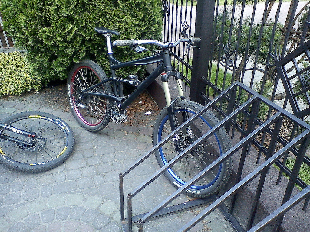 12.06.2014
Trip kopiec-stara miłosna-radość-międzylesie z Drakusso.

Haro bez przedniego hamulca póki co, wjedzie nowy SLX. ;)