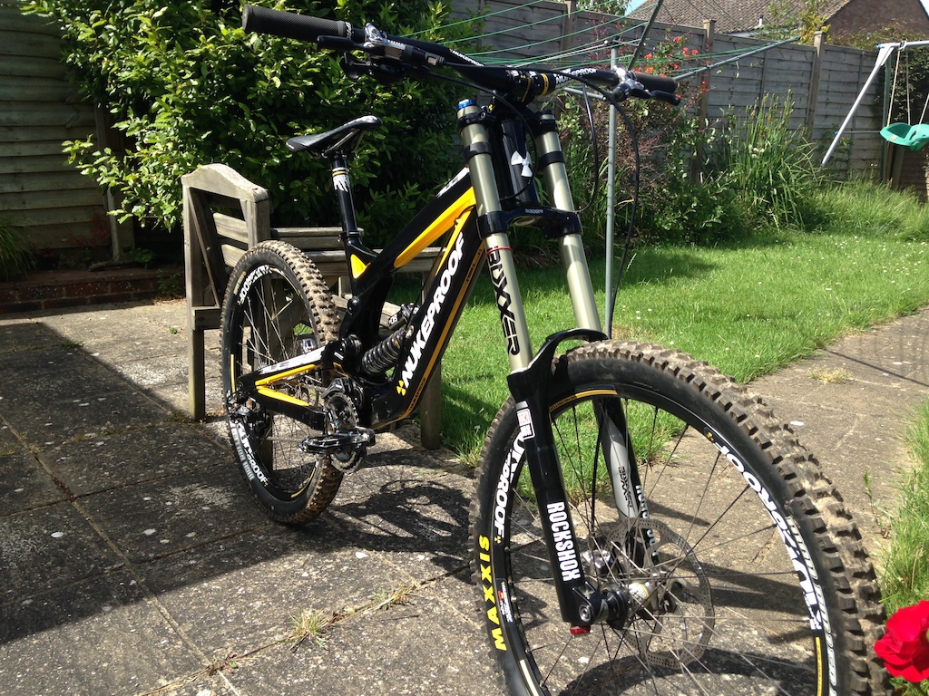 Quick polish down of my new 2013 Nukeproof Pulse Pro. Can't wait for a summer of riding after a shlong year at Uni.
