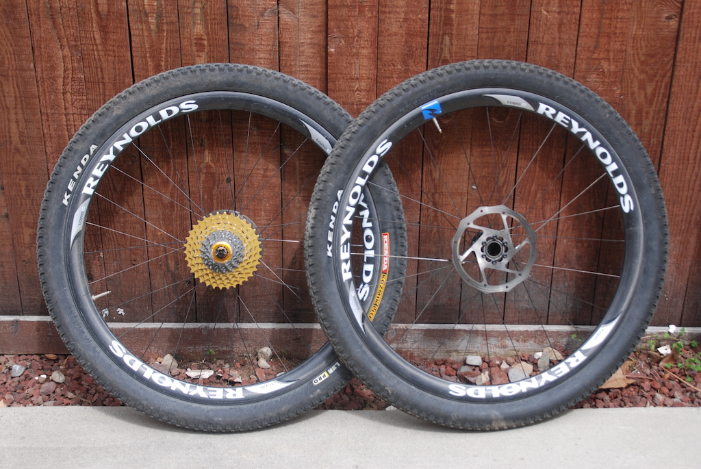 0 Reynolds Topo C Carbon Lefty 26