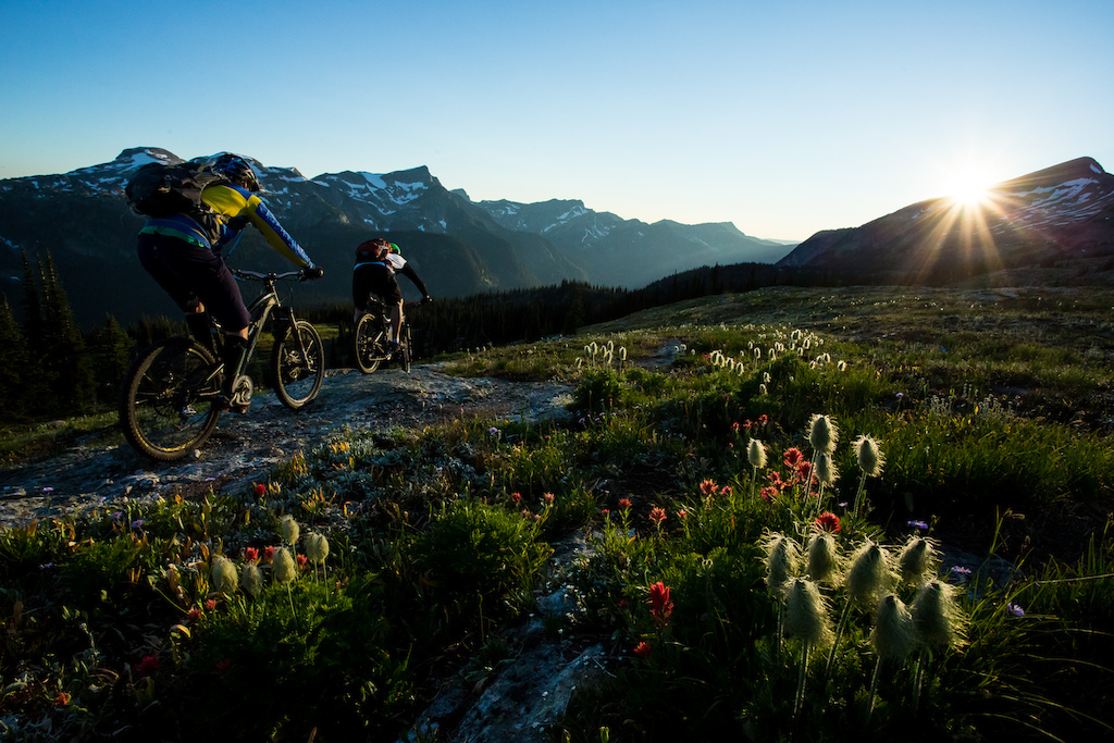 As the sunsets behind Mt Fosthall, riders enjoy pristine alpine riding at Sol Mountain Lodge.
Athletes: Jordie McTavish and Matt Yaki