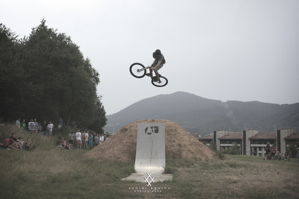 Afro Trails Uta Jam 2014.
360 table
photo by Xabier Eguino Photography