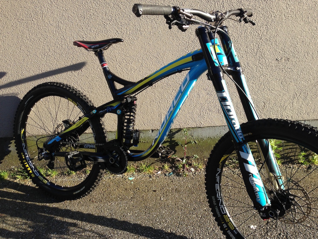 2013 NORCO AURUM 1 M,SHIMANO SAINT,NEW FOX SHOCK AND MAXXIS TIRES