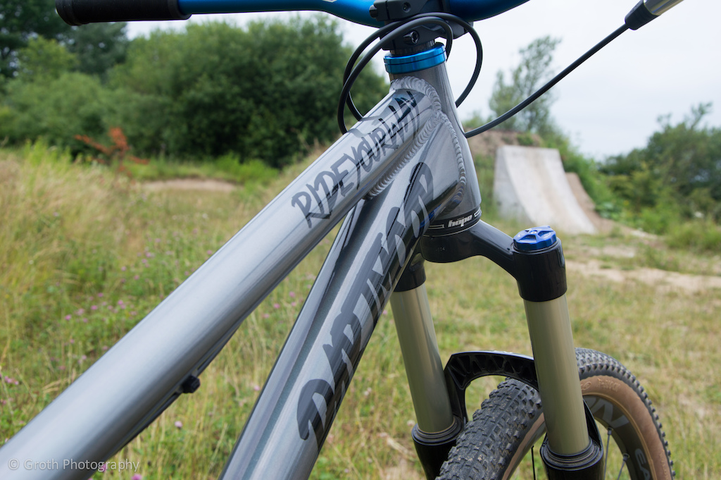 My new build Dartmoor 26 Player 2014, Metallic Grey Chameleon