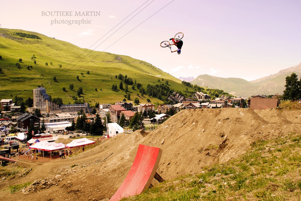 huge flat of anthony MESSERE during the training of Crankworx L2A 2014