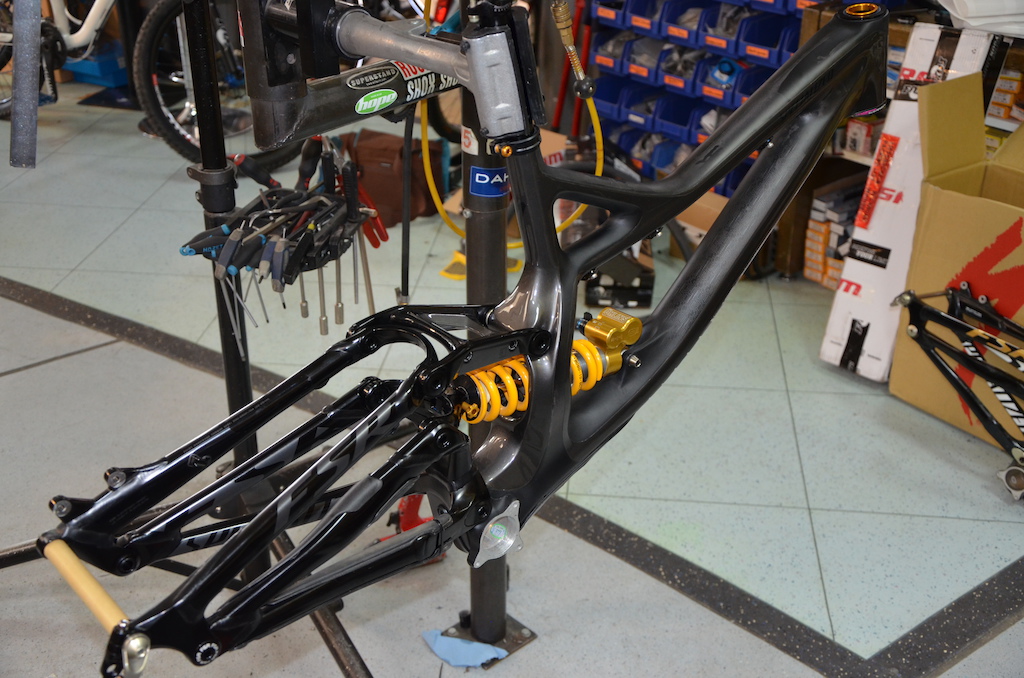 Specialized Demo 8 10m Carbon Frame (2014) with Öhlins TTX22M, KCNC Seatpost Clamp, Thomson Elite Seatpost