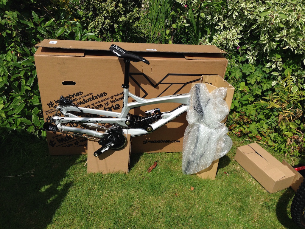 2014 Yt Industries Tues 2.0 Raw, BRAND NEW (Large)