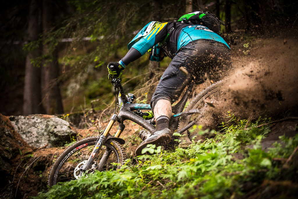 Jared Graves holds on to EWS lead