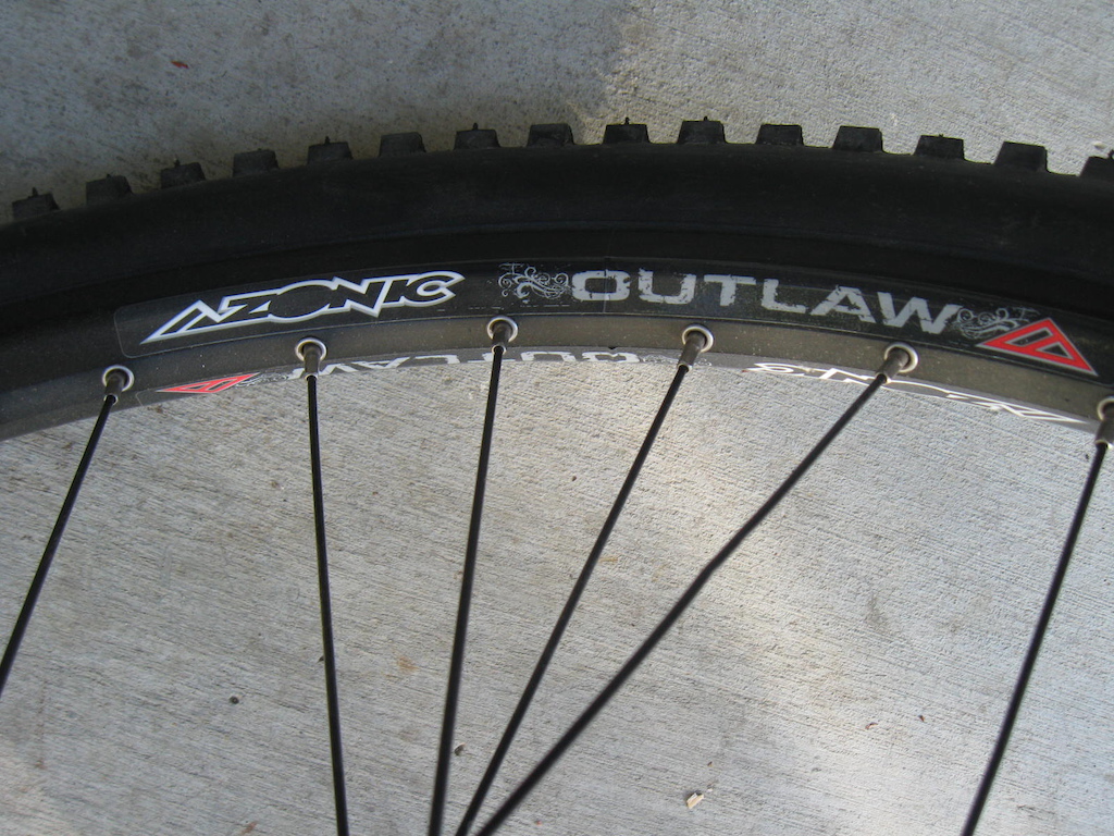 2012 AZONIC OUTLAW / MAXXIS TIRES