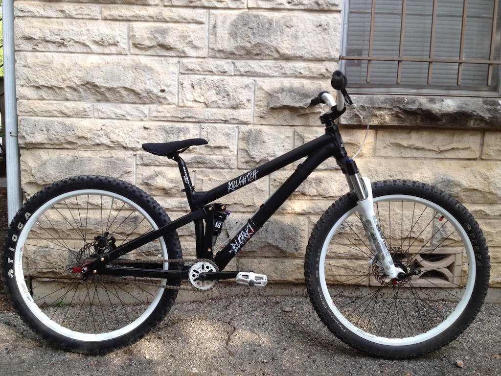 2010 Black Market Killswitch

--build updated with Azonic Outlaw wheels and Deity 28t sprocket.