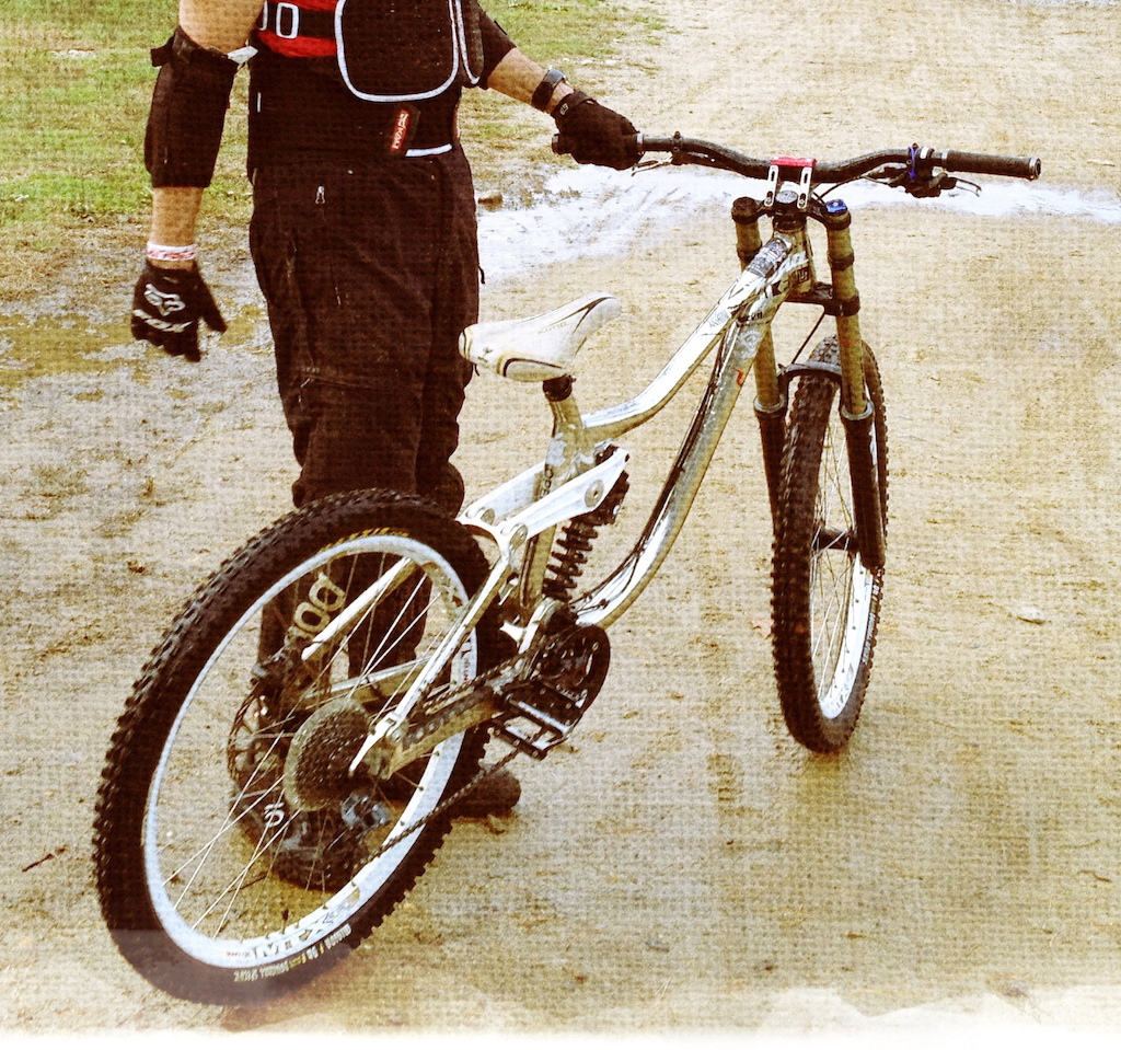 2011 KONA OPERATOR BOXXER