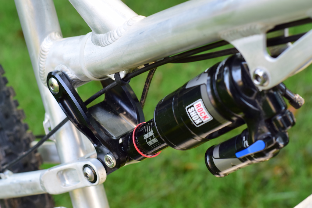 This frame utilizes a slightly different link than the Unveil9, but its also heavier duty to reduce flex in the linkage of the obviously more trail, all-mountain focused bike.

200x57 (7.875 x 2.25)