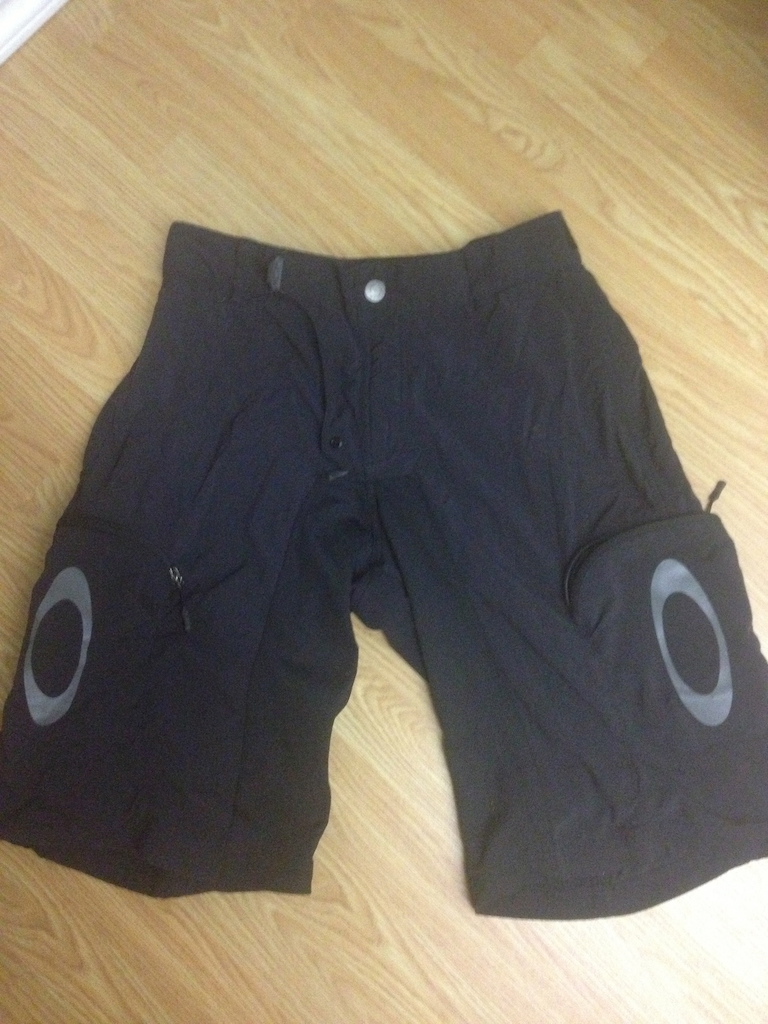 2012 Oakley bike shorts, Medium