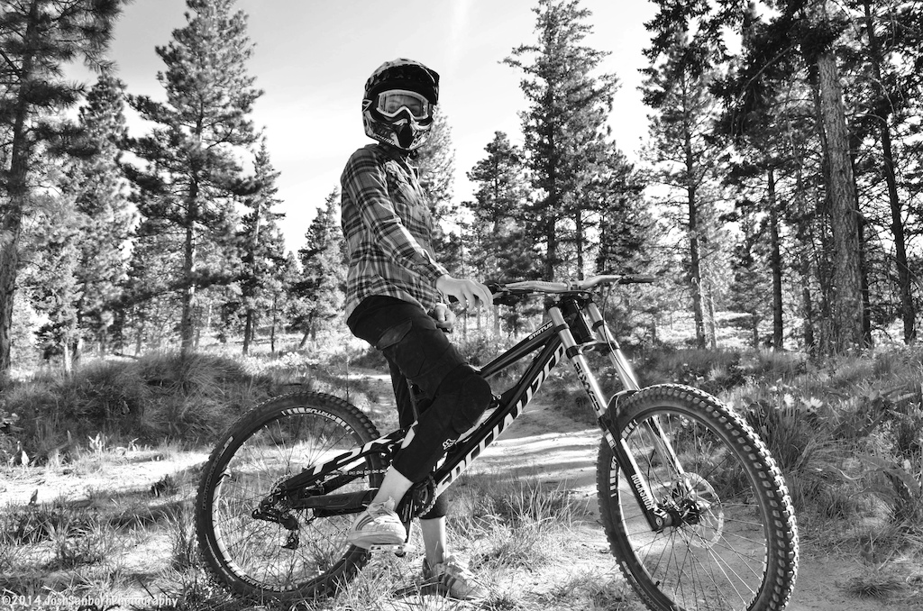The sister getting ready to shred some local single track.