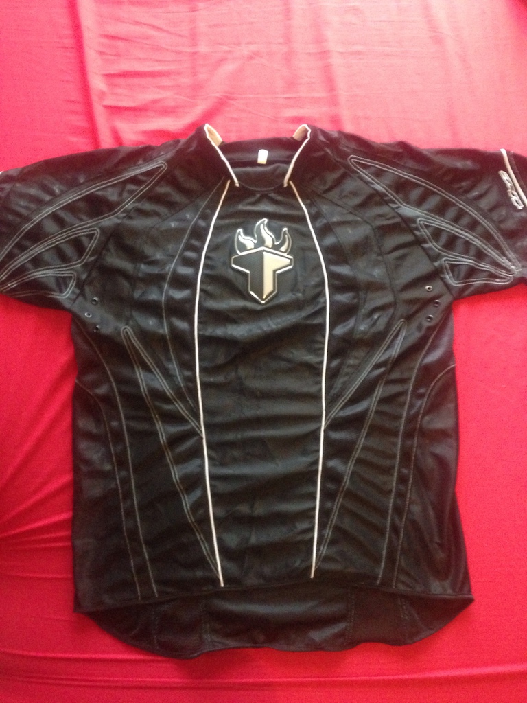 THE INDUSTRIES DH JERSEY. SIZE MEDIUM IN BLACK. SHORT SLEEVE USED ONLY ONCE. MINT CONDITION.