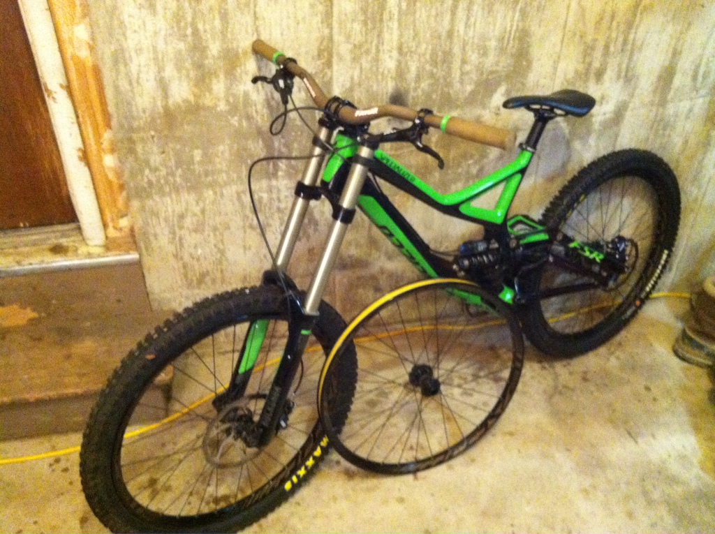 2013 13 Specialized Demo- Large