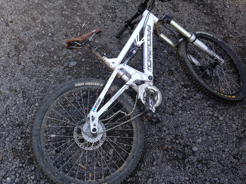 CwmCarn Cwmdown took its toll on my Morewood Shova...mech decided to merge with the rear wheel!?