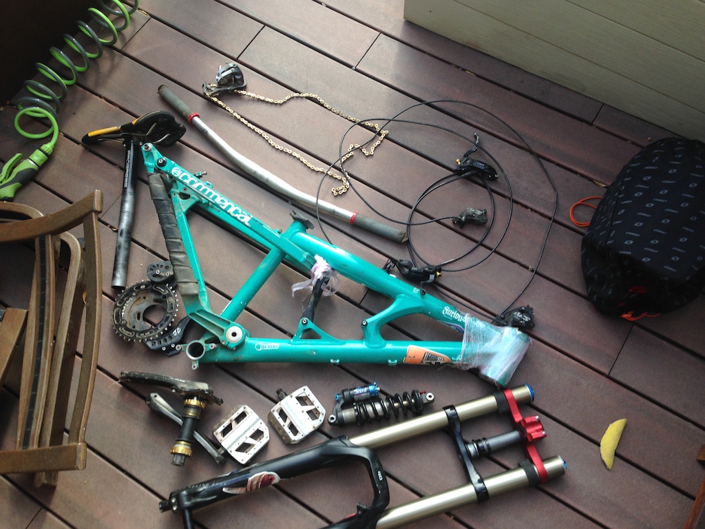 2009 COMMENCAL FURIOUS CG - Top components, saint,fox 40,...