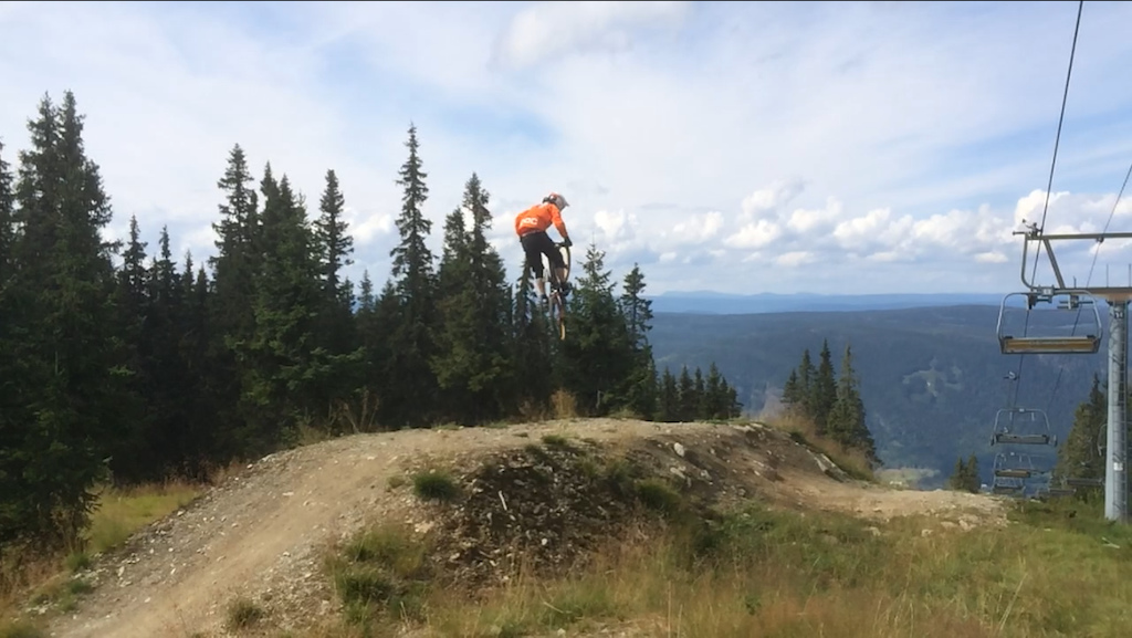 Screen shot from a nice day in hafjell bikepark