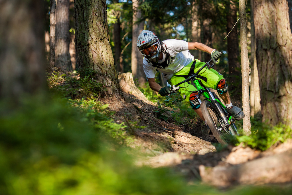 Saturday freeridin'. Riding on local single track. Photo by Artur Wszołek. Thanks for photo! Feel free to visit: www.facebook.com/AntidoteRacingTeam extreme-pro.pl www.gravitymag.pl www.anvlcomponents.com www.dvosuspension.com www.antidotebikes.com www.kenny-racing.com mozartt.com www.hcc-components.pl