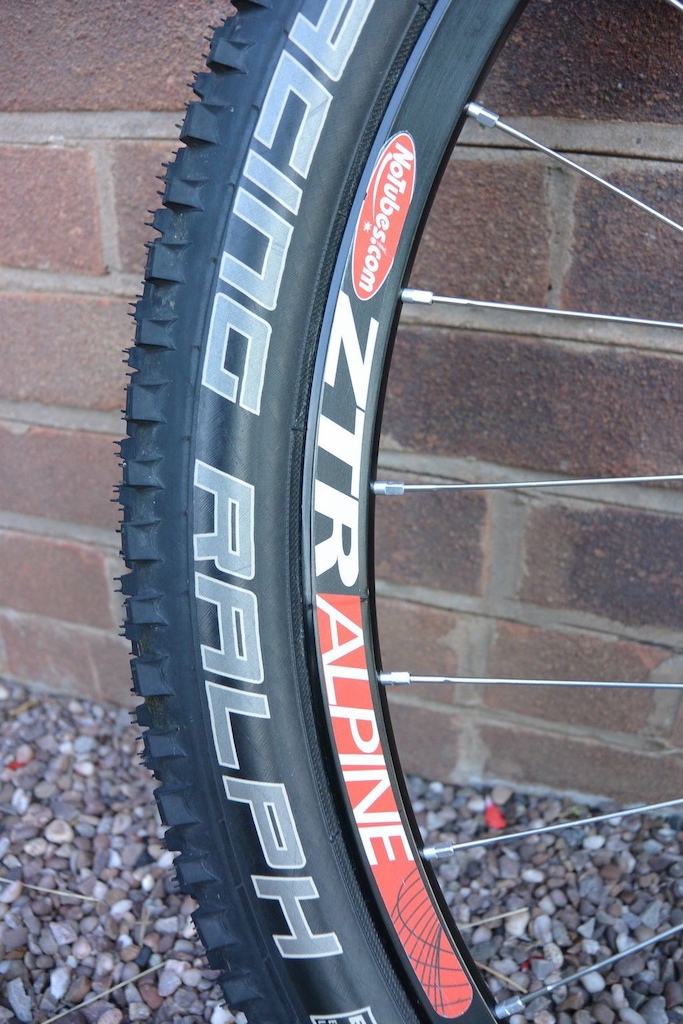0 Stans ZTR Alpine built on Hope Pro 2 with Sapim Laser Spokes