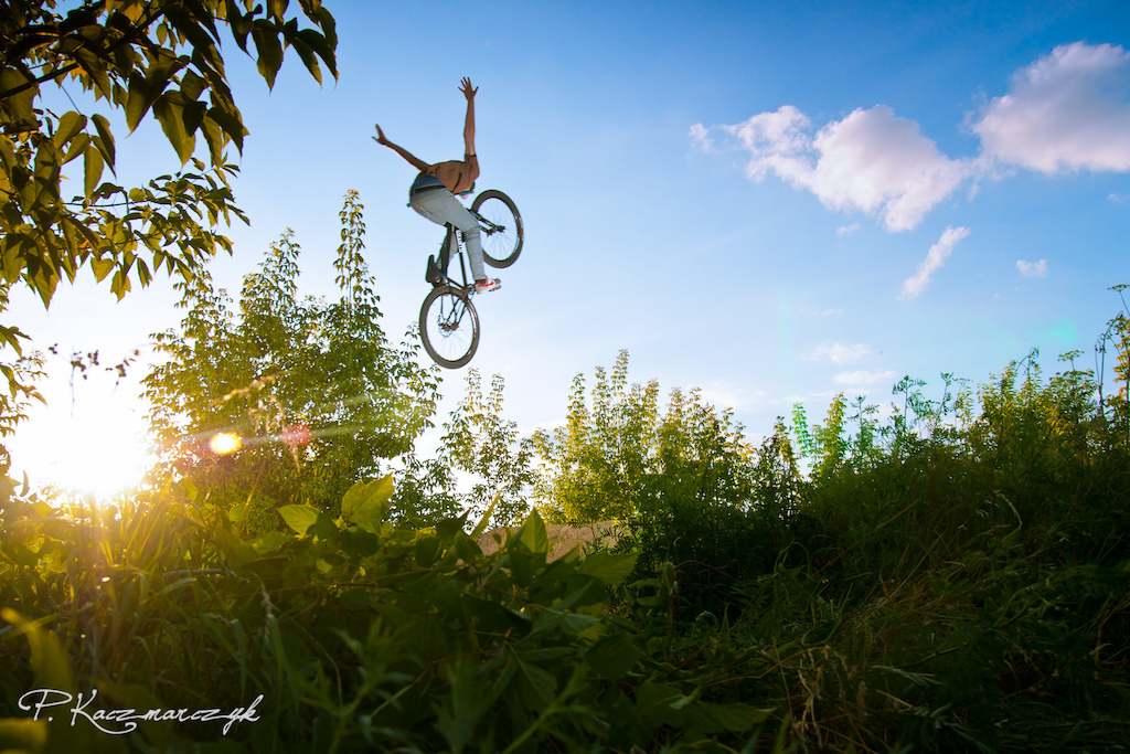 Awesome oldschool at step-up at sunset in Marki, Poland

For more photos check my fanpage: https://www.facebook.com/kaczmarczyk.pro